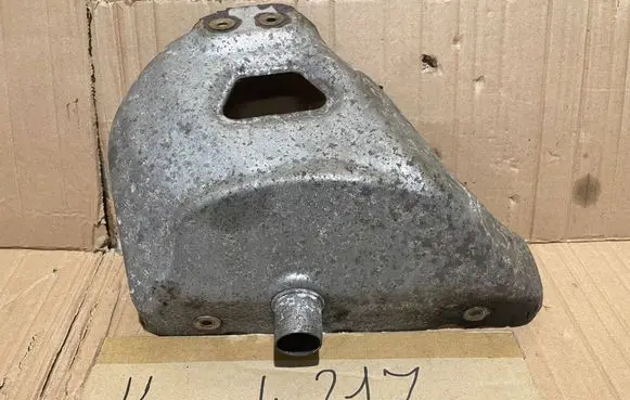 Volkswagen Golf V Exhaust heat shield 03C233041