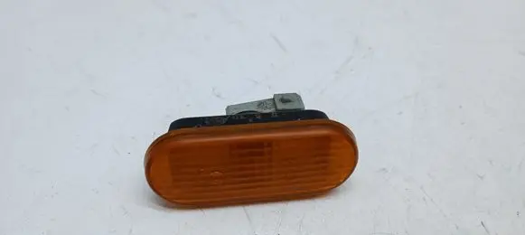 Volkswagen Golf III Front fender indicator light 3A0949117A