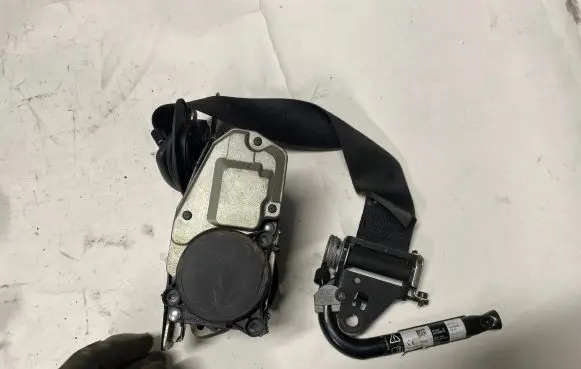 BMW 7 F01 F02 F03 F04 Front seatbelt 625985300