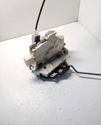 Audi A4 S4 B7 8E 8H Front door lock 8E1837015AA