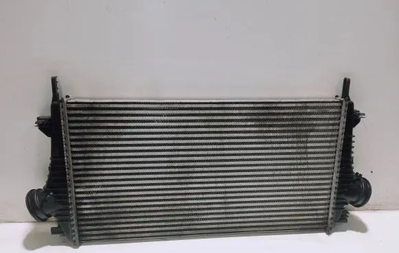 Opel Insignia A Intercooler radiator 13241751 P1831002