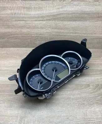 Toyota Auris E180 Speedometer (instrument cluster) 838000ZU80 MB1575508304