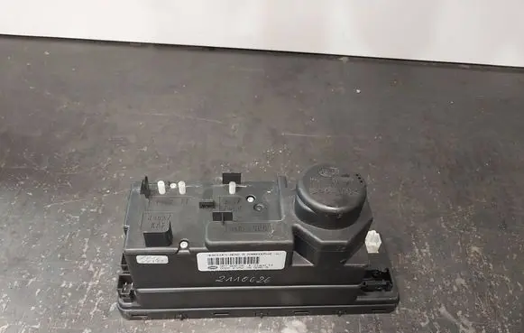 Mercedes-Benz E W210 Central locking vacuum pump 2088000548
