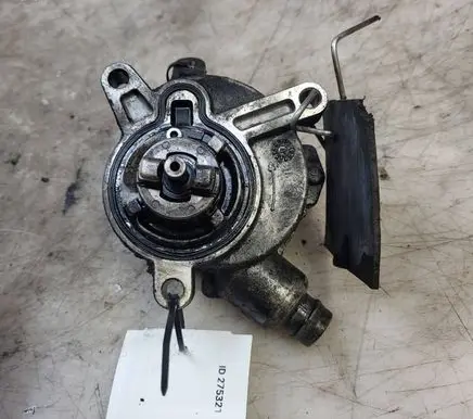 Volvo V70 Vacuum pump 08699237