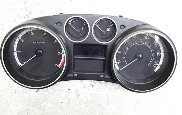 Peugeot 308 Speedometer (instrument cluster) 554001550317