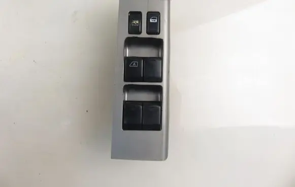 Nissan Pathfinder R51 Electric window control switch