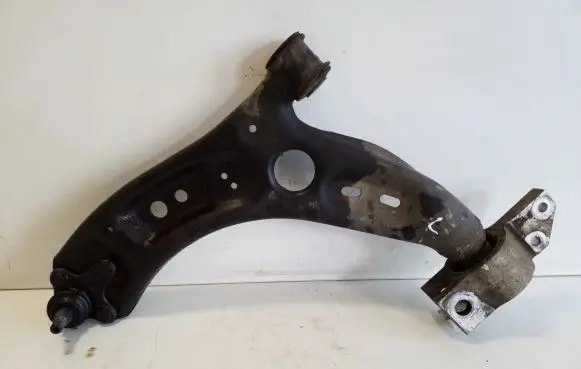 Volkswagen Golf Plus Front lower control arm/wishbone 1K0366C