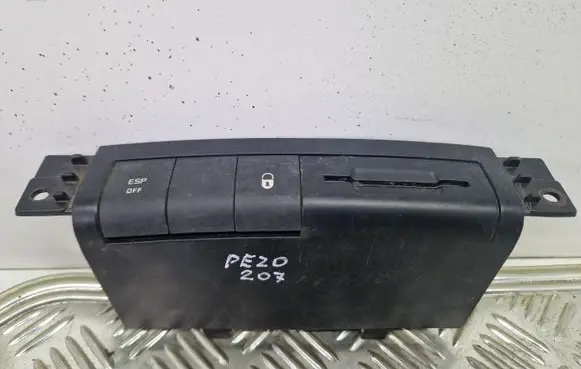 Multifunctional control switch/knob