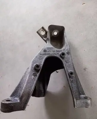 Audi A6 S6 C6 4F Engine mounting bracket 4F0199308P