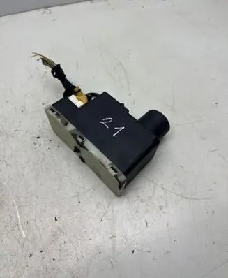 Audi A6 S6 C4 4A Central locking vacuum pump 8TZ00652205