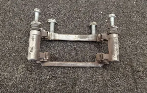 Mercedes-Benz GLC X253 C253 Front Brake Caliper Pad/Carrier 