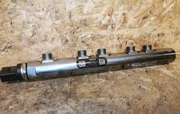 Mini Cooper Countryman R60 Fuel main line pipe 7823460 0445214237 004114L2