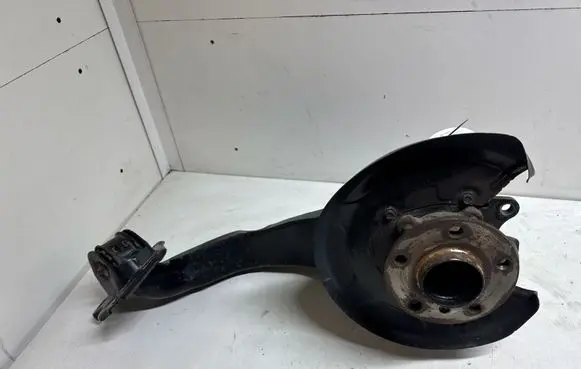 BMW 2 F45 Rear wheel hub spindle/knuckle 6851579 179920
