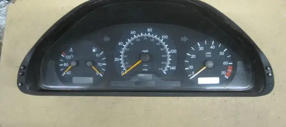 Mercedes-Benz E W210 Speedometer (instrument cluster) 2105405047