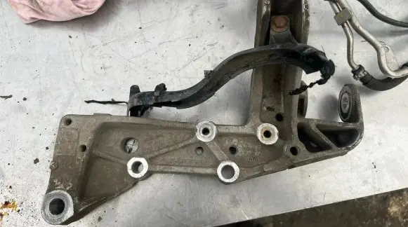 Volkswagen Touran I Front lower control arm/wishbone 1K0199295F