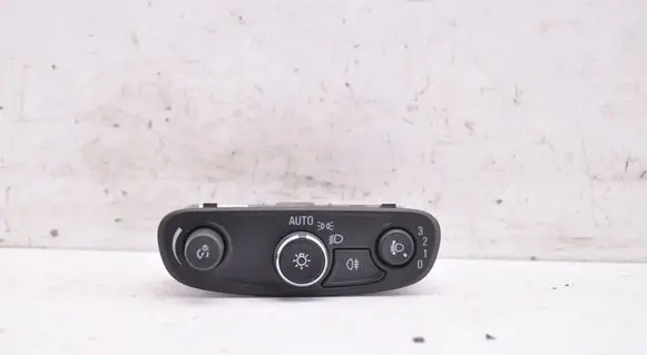 Opel Insignia B Light switch 39121796