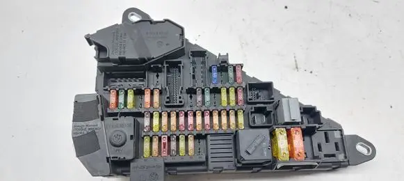 BMW 5 E60 E61 Fuse module 6906558 6906601 6906599