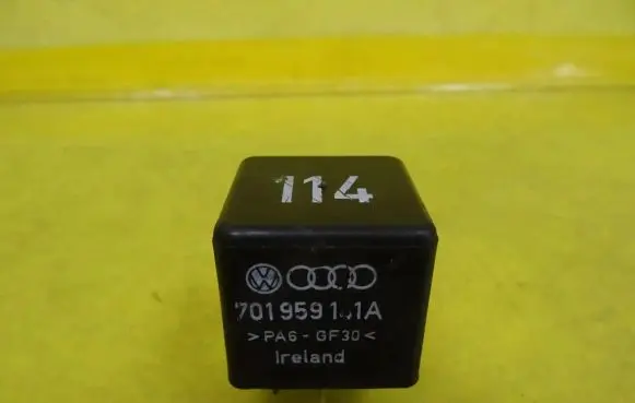 Audi A6 S6 C5 4B Other relay 701959141A 899581