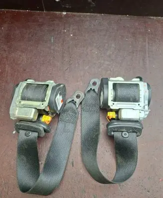 Mercedes-Benz B W245 Rear seatbelt 603332400 603332200