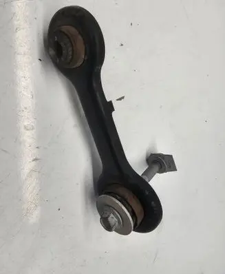 Rear control arm