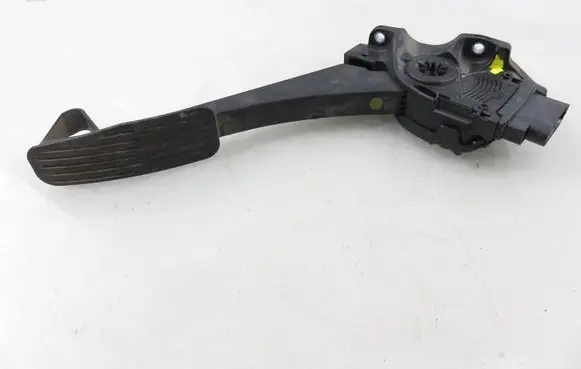 Volvo V70 Accelerator throttle pedal 30715173 6PV00954801