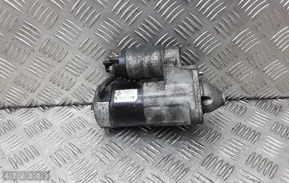 Nissan Qashqai Starter motor 8200584675b