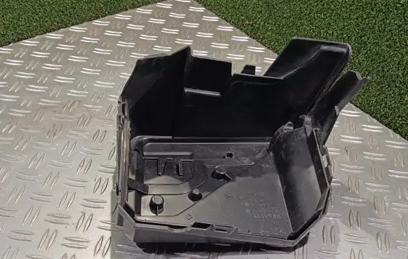 Mercedes-Benz Citan W415 Fuse box cover 8200744505
