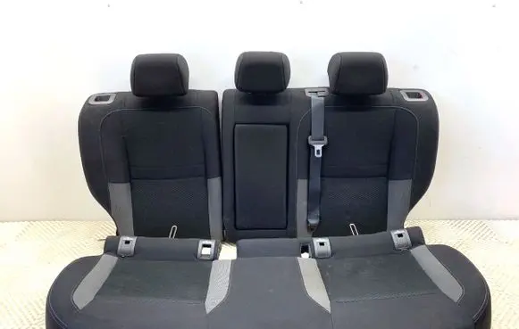 Nissan Qashqai Second row seats 