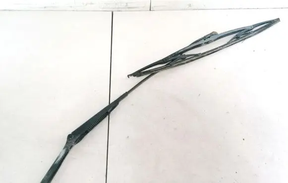 Opel Astra G Front wiper blade arm 90559554 90559554RH