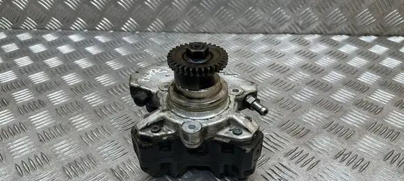 Mercedes-Benz E C207 W207 Fuel injection high pressure pump A6420701201 1336471 0445010244