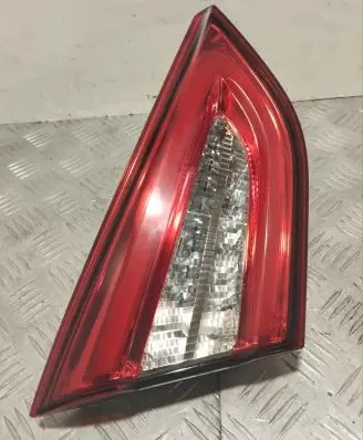 Maserati Quattroporte Tailgate rear/tail lights 670009229