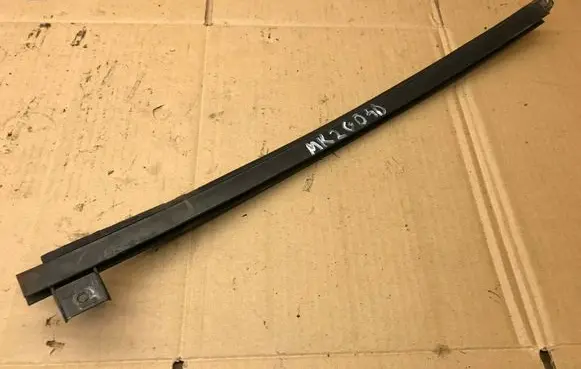 Volkswagen Golf II Rear door windshield rail 193839410