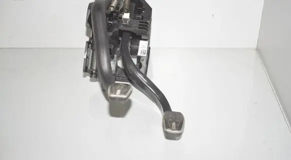 BMW 1 F40 Pedal assembly 6898139 6898135 35006898135