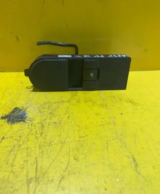 Opel Zafira B Electric window control switch 13228709