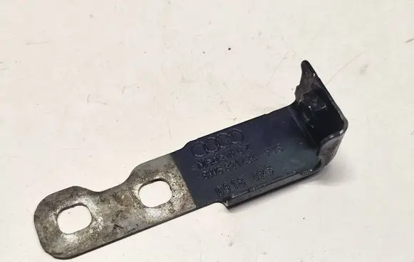 Audi A5 Fender mounting bracket 8W6821434 091802S