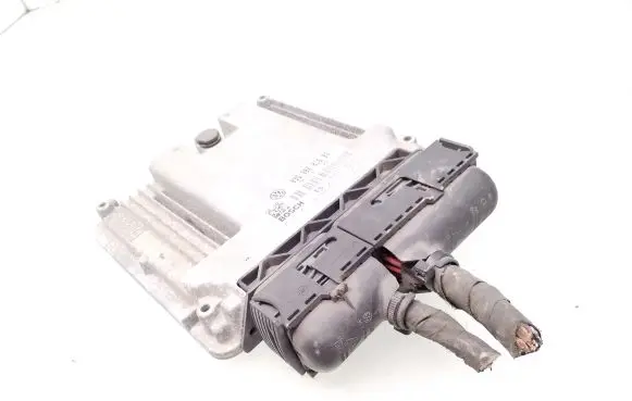 Volkswagen Touran I Engine control unit/module 03G906016BQ 0281011906