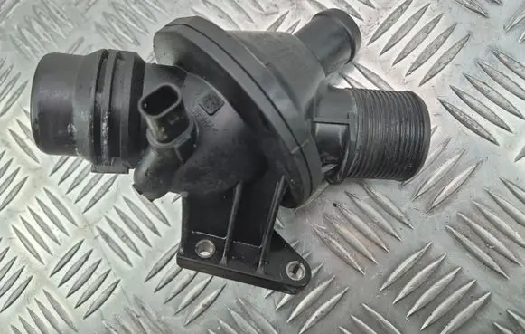 BMW 5 F10 F11 Thermostat 6601544