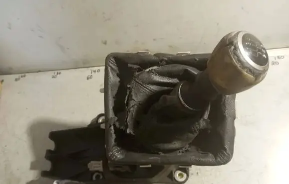 Opel Vectra C Gear selector/shifter in gearbox 55557637