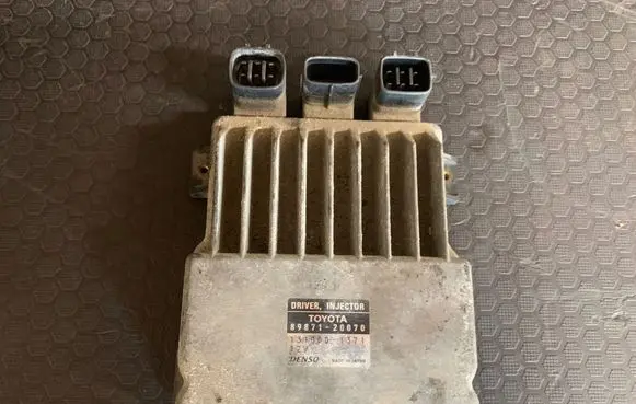 Toyota Corolla Verso AR10 Fuel injection control unit/module 8987120070 1310001371