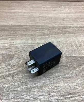 Audi A4 S4 B5 8D Other relay 443951253B 898245