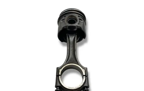 Land Rover Freelander 2 - LR2 Piston with connecting rod 224DT