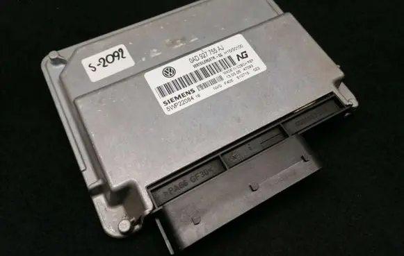 Volkswagen Touareg I Gearbox control unit/module 0AD927755AJ