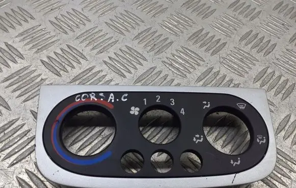 Opel Corsa C Dash center air vent grill 90535093