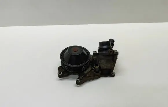 BMW 3 F30 F35 F31 Water pump 781083304 4107080
