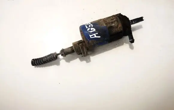 Volvo S40, V40 Windscreen/windshield washer pump
