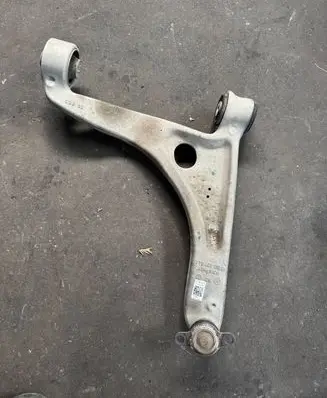 Volkswagen Multivan T7 Front lower control arm/wishbone 7T0407152B