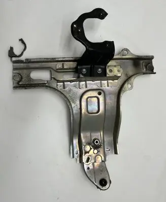 Toyota RAV 4 (XA40) Battery tray 