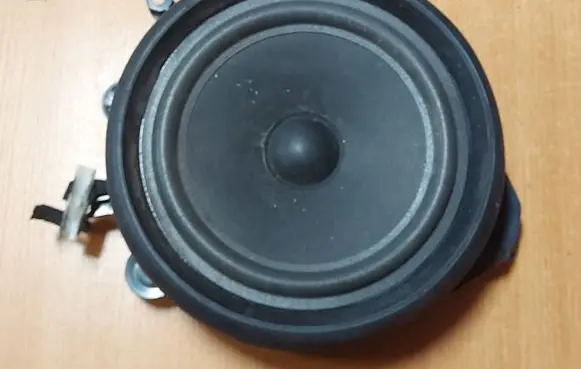 Audi A4 S4 B7 8E 8H Front door speaker 8E0035411
