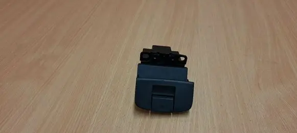 Renault Espace - Grand espace IV Hand parking brake switch 8200550545