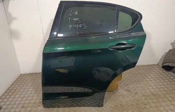 Alfa Romeo Stelvio Rear door 